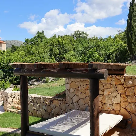 Zadro Villa